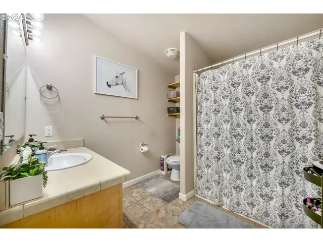 $375,000 | 92705 Two Lakes Lane, Blachly, OR 97412