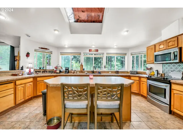 $375,000 | 92705 Two Lakes Lane, Blachly, OR 97412