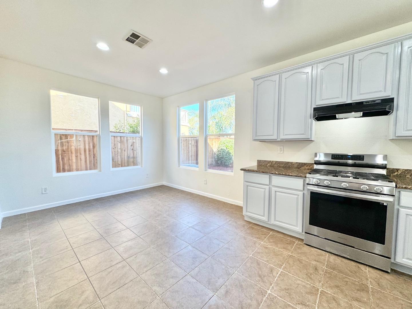 544 Rockingham Court Tracy, CA 95376 - Photo 12 of 28