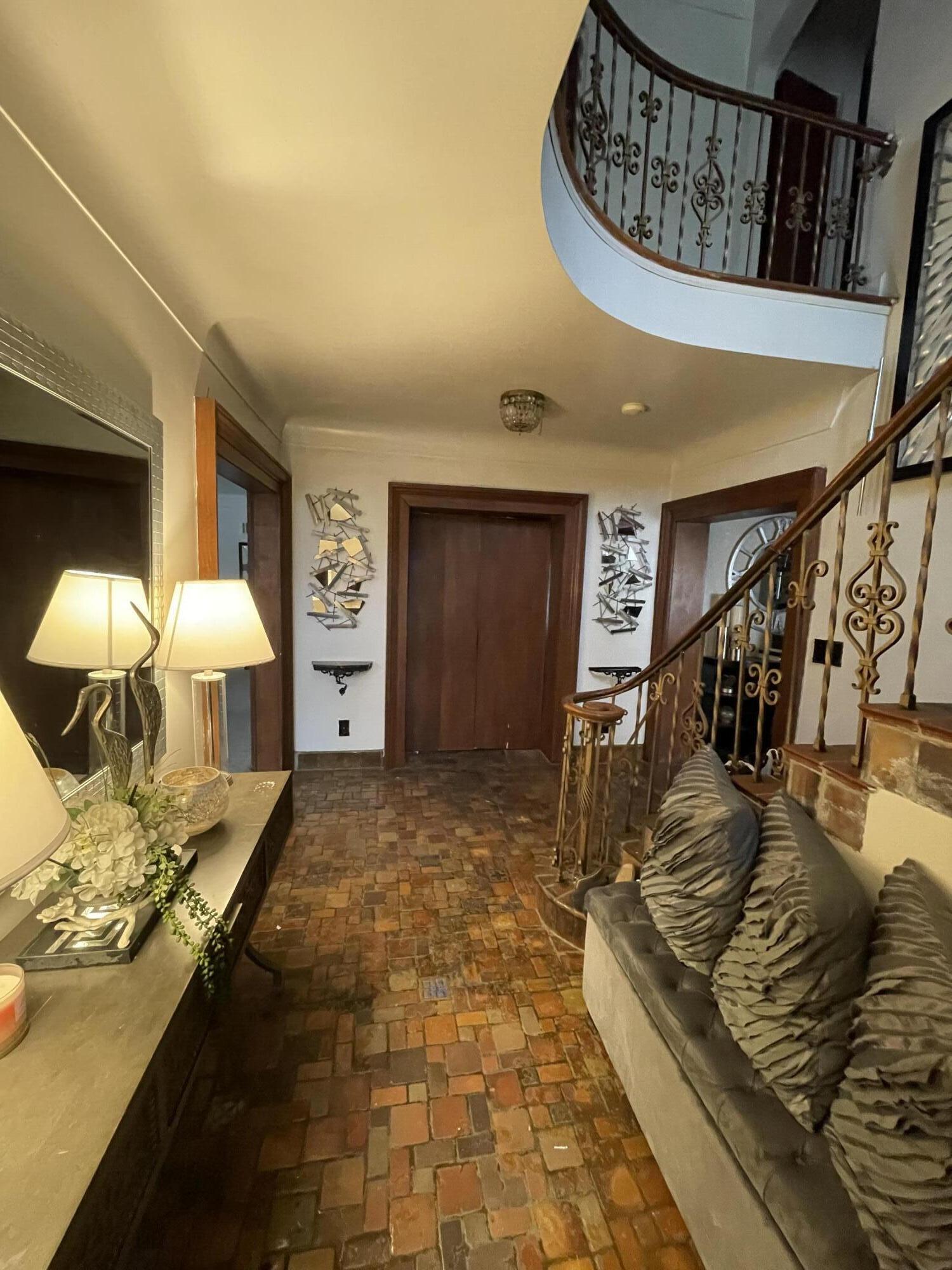 19445 Shrewsbury Road Detroit, MI 48221 - Photo 2 of 19 Foyer