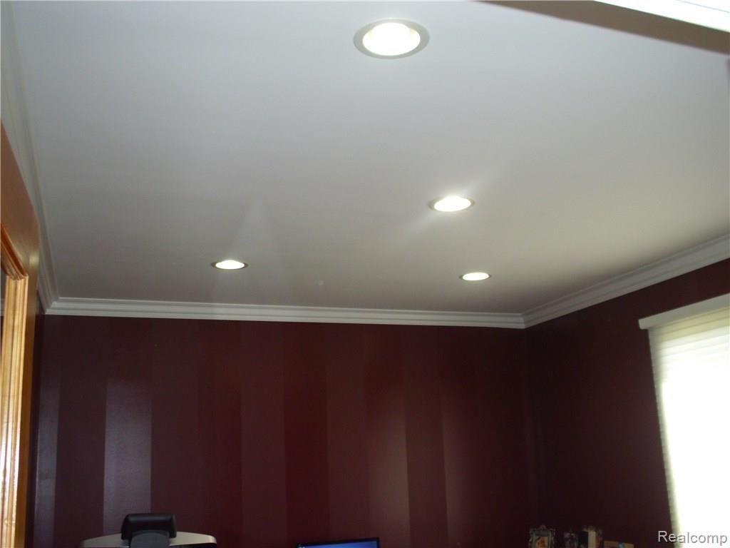 3303 Hazelton Avenue Rochester, MI 48307 - Photo 11 of 53 DSCI5640.JPG