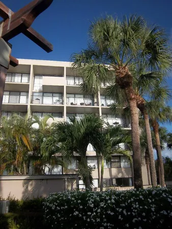 $1,750 | 1830 Embassy Drive, Unit 506, West Palm Beach, FL 33401