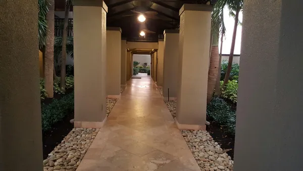 $1,750 | 1830 Embassy Drive, Unit 506, West Palm Beach, FL 33401