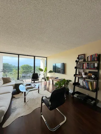 $1,750 | 1830 Embassy Drive, Unit 506, West Palm Beach, FL 33401