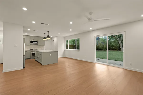 $3,150 | 404 Arbor Lane, Austin, TX 78745