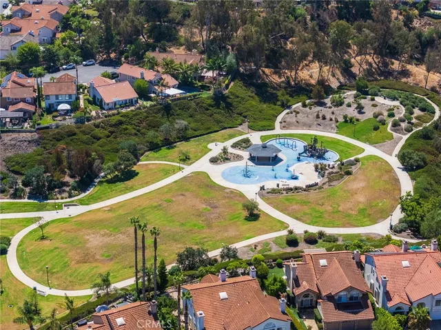 a view of a back yard of the house