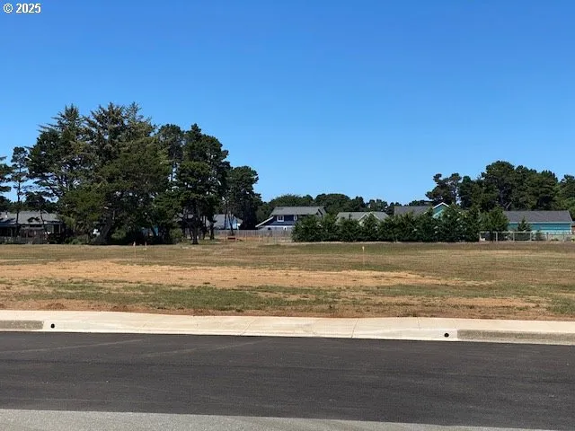 $215,000 | Shearwater Circle, Unit 7, Bandon, OR 97411