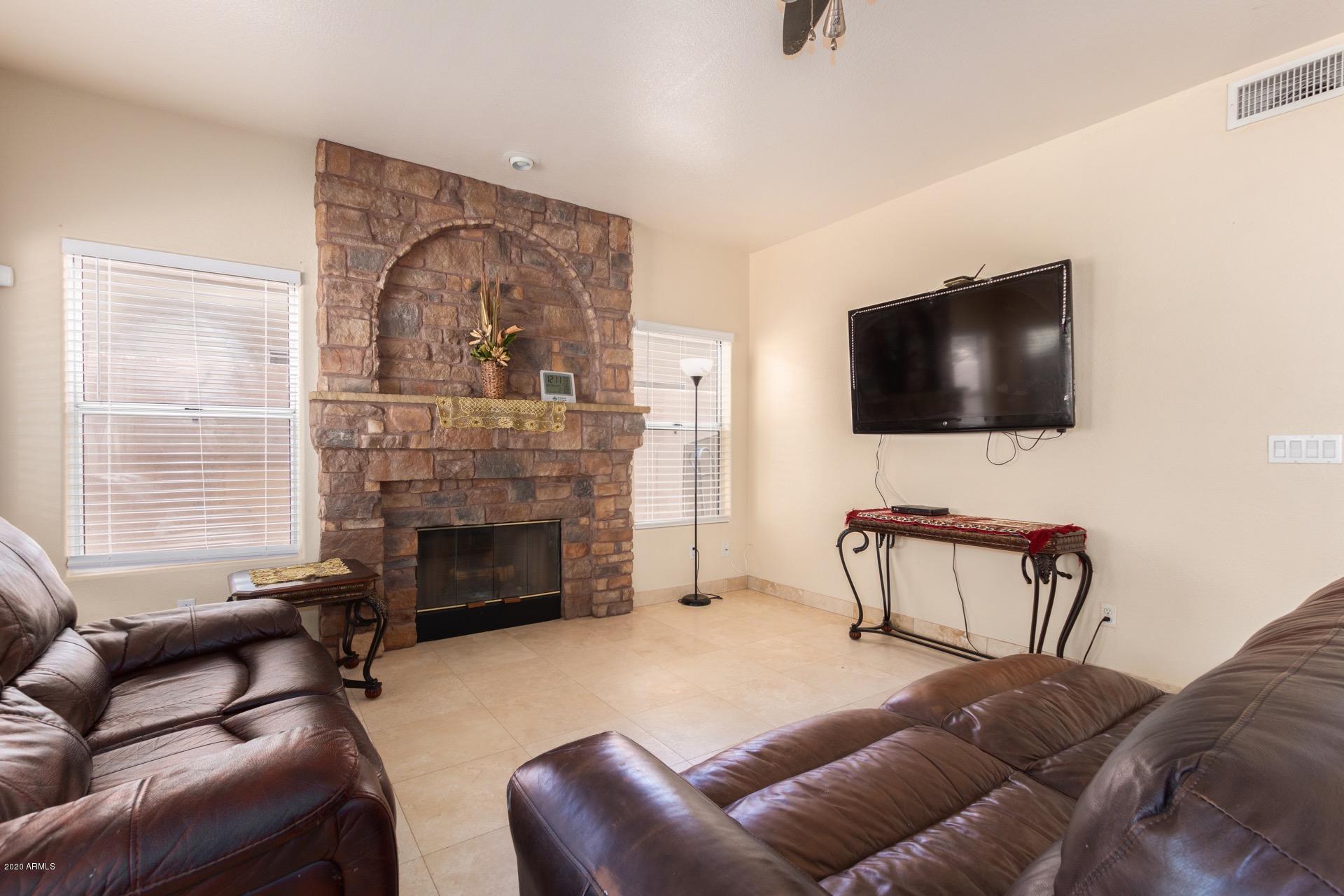 1230 East St John Road Phoenix, AZ 85022 - Photo 10 of 42 St John (30)