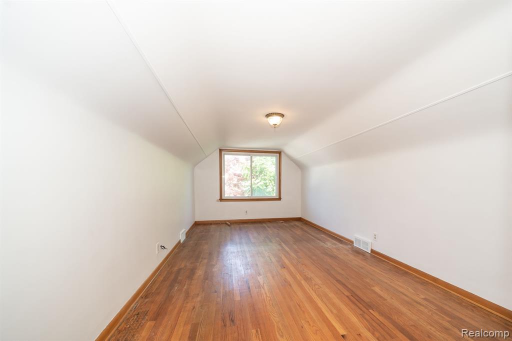 1292 East Maple Road Birmingham, MI 48009 - Photo 15 of 24