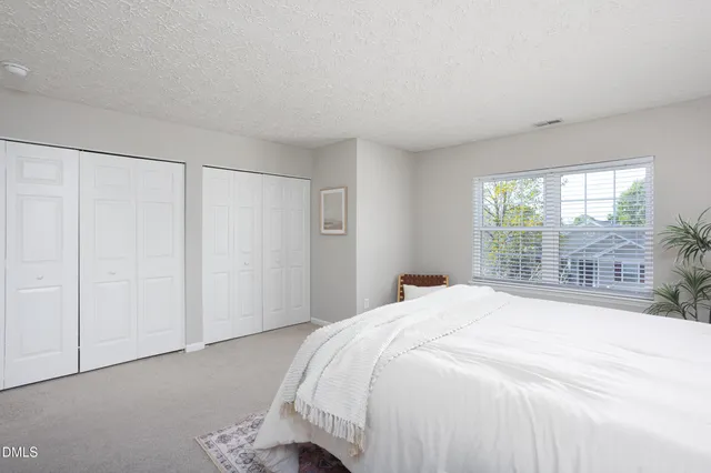 a view of house with garden