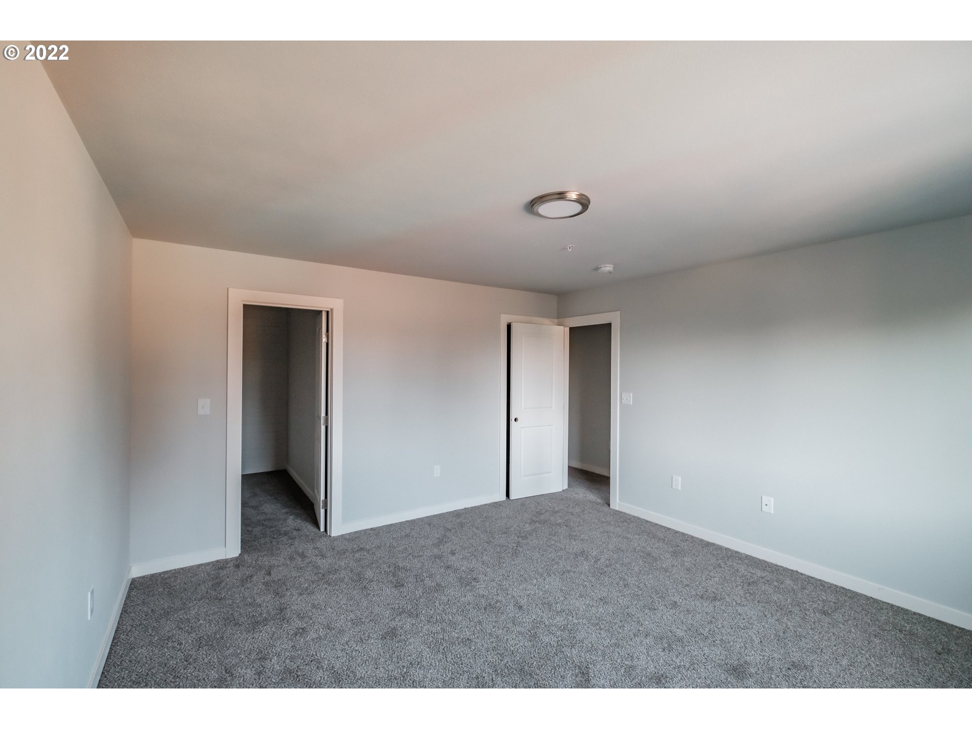 1671 Cooper Street Lebanon, OR 97355 - Photo 13 of 32 a view of an empty room