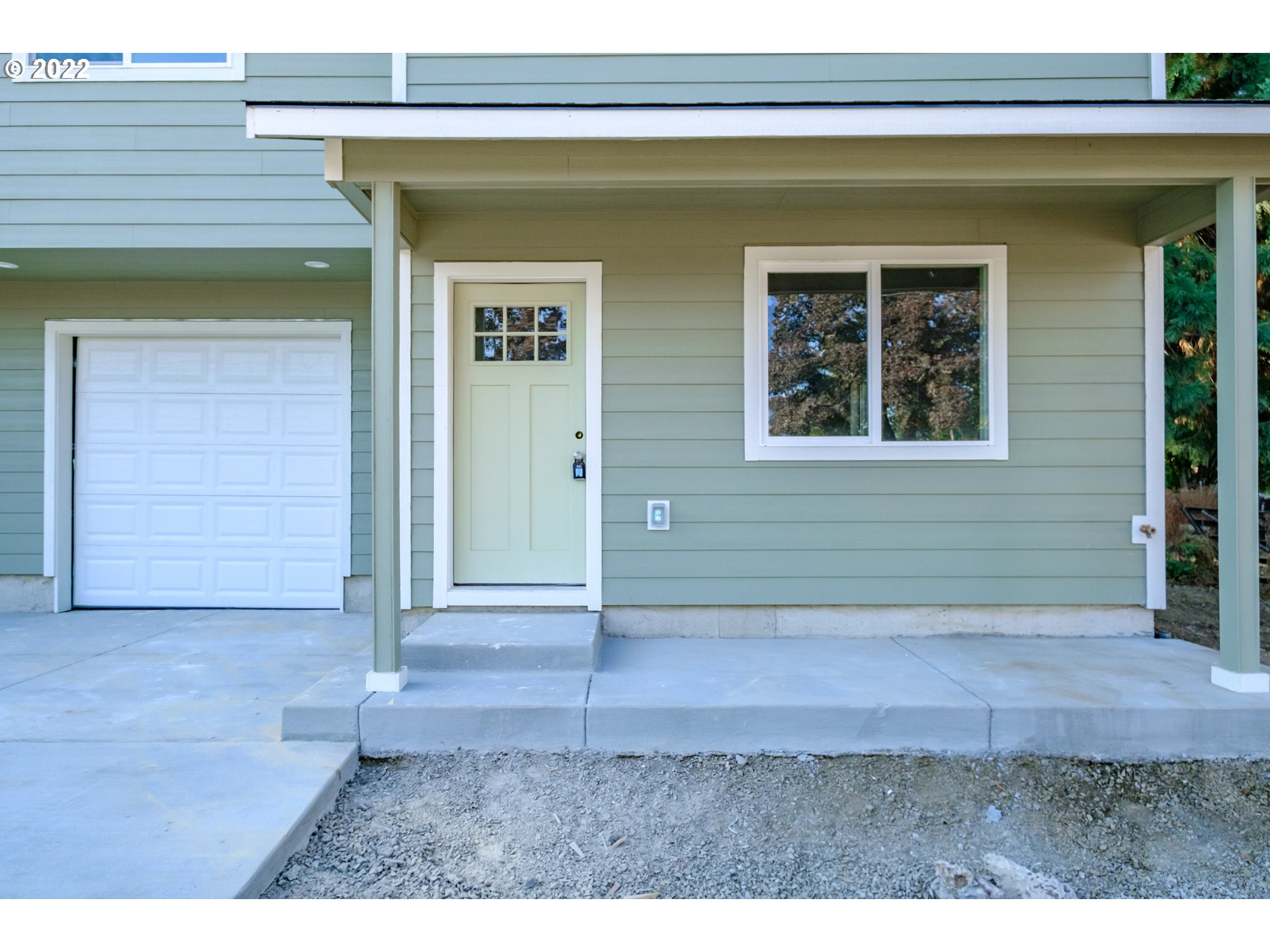 1671 Cooper Street Lebanon, OR 97355 - Photo 30 of 32 a view of front door of house