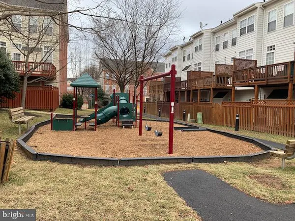$3,900 | 2849 Laura Gae Circle, Vienna, VA 22180