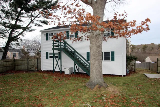 $580,000 | 4 Van Bummel Road, Buzzards Bay, MA 02532