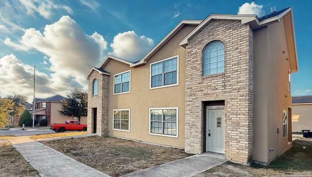 $1,555 | 10527 Hunters Pond, San Antonio, TX 78224