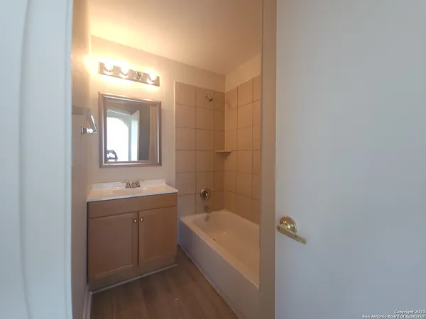 $1,395 | 10527 Hunters Pond, San Antonio, TX 78224