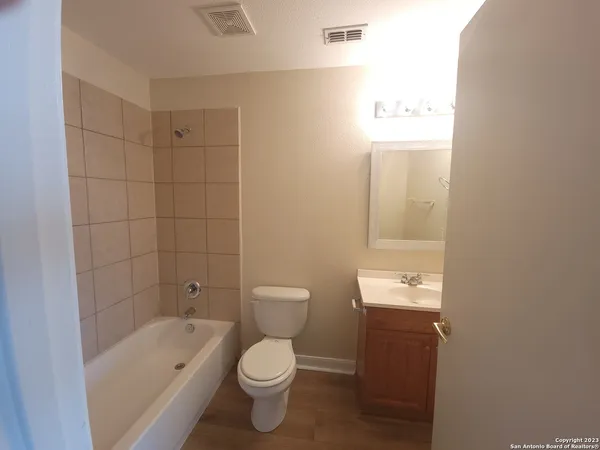 $1,395 | 10527 Hunters Pond, San Antonio, TX 78224
