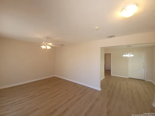 $1,395 | 10527 Hunters Pond, San Antonio, TX 78224