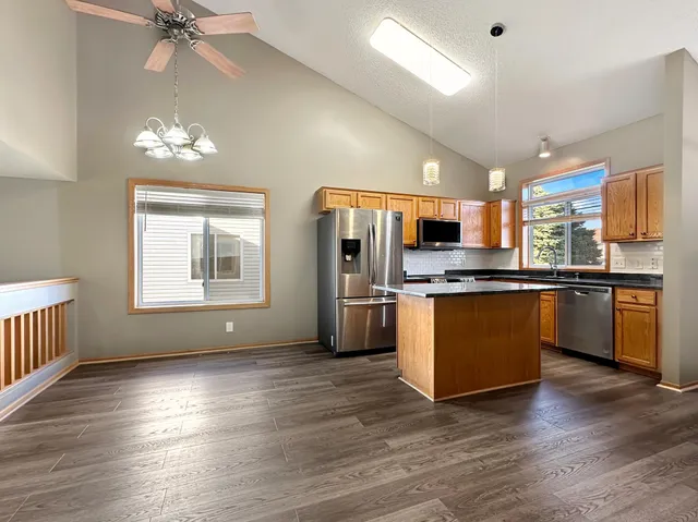 $2,295 | 1556 Chartreux Avenue, Shakopee, MN 55379