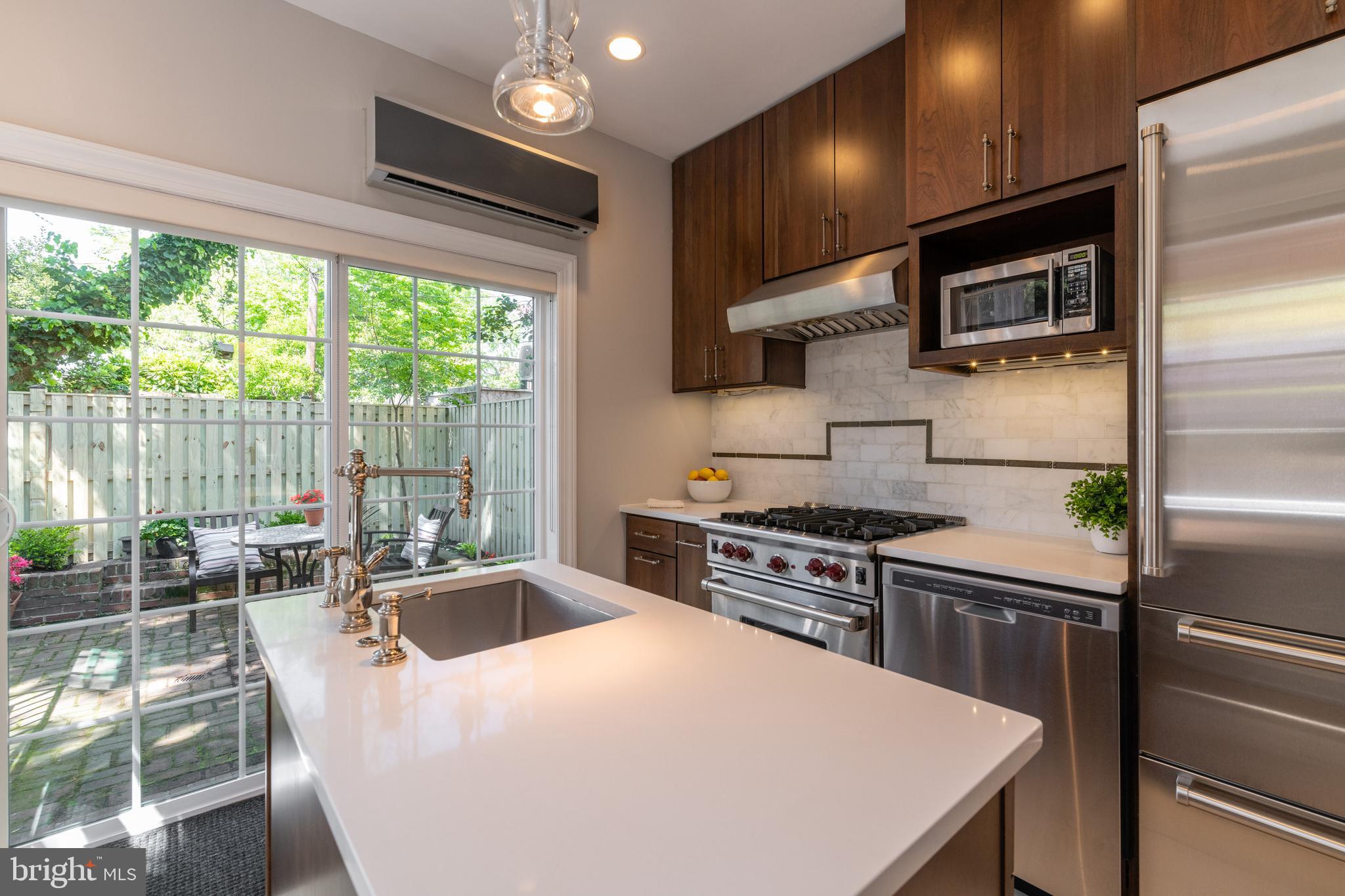 636 G Street Southeast Washington, DC 20003 - Photo 13 of 34