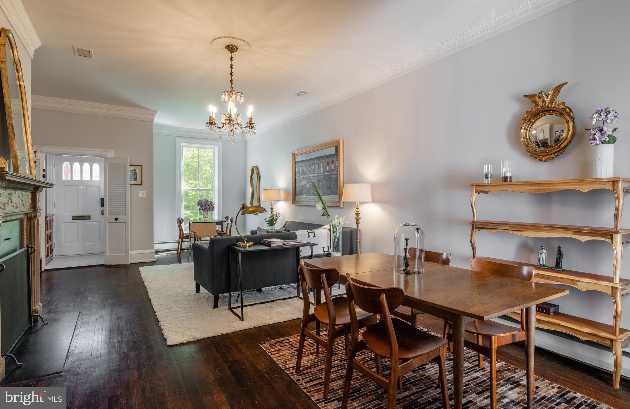 636 G Street Southeast Washington, DC 20003 - Photo 8 of 34 Soaring 11' ceilings