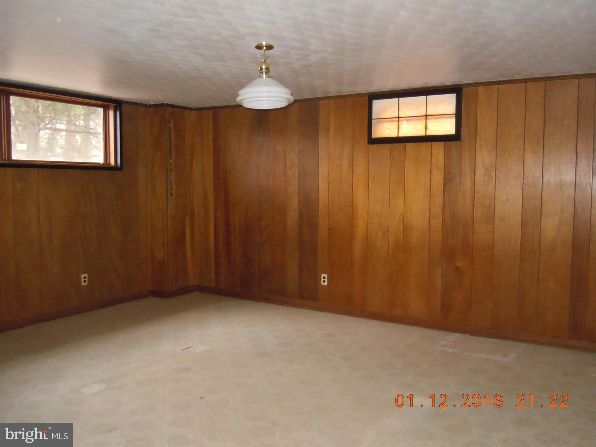 8818 Stonehaven Road Randallstown, MD 21133 - Photo 10 of 12 Family Room