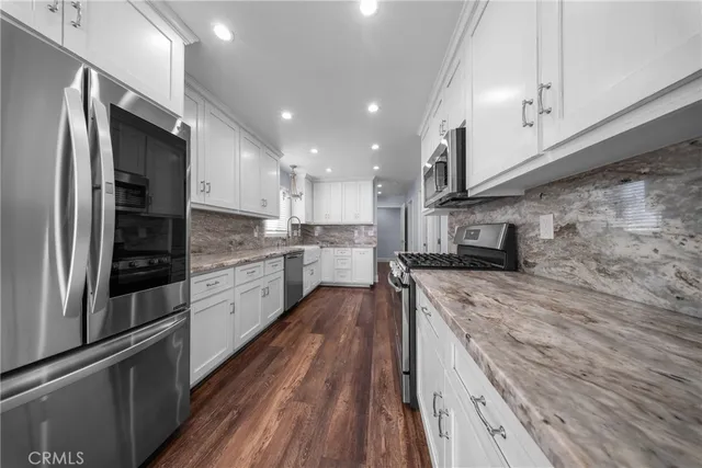 $2,895,000 | 121 25th Street, Newport Beach, CA 92663