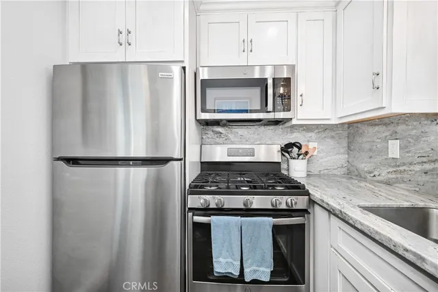 $2,895,000 | 121 25th Street, Newport Beach, CA 92663