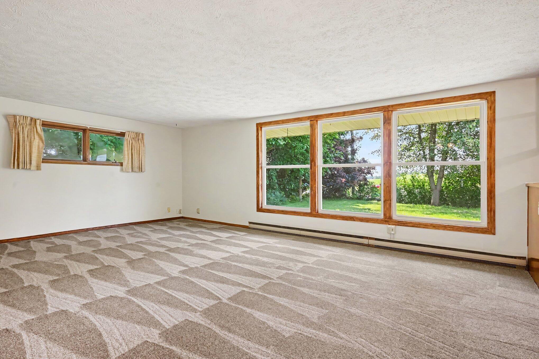 5405 Hartman Road Eau Claire, MI 49111 - Photo 10 of 36 005_file_2250