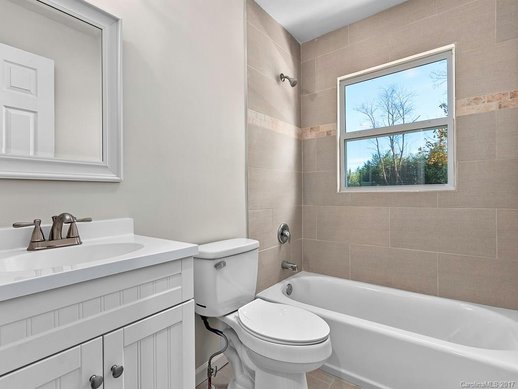 712 Loop Road Hendersonville, NC 28792 - Photo 7 of 18 Gallery Image 7