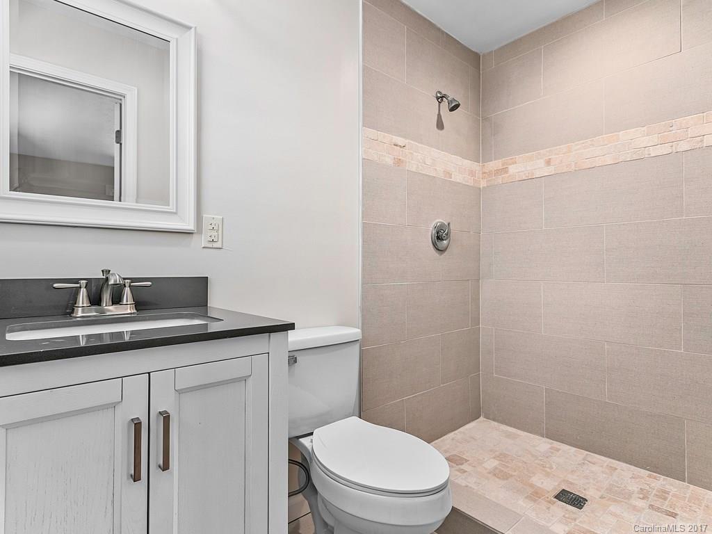 712 Loop Road Hendersonville, NC 28792 - Photo 9 of 18 Gallery Image 9