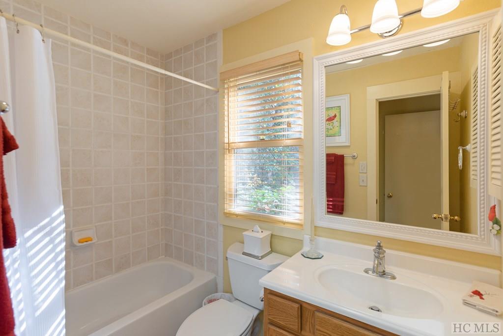 55 Chestnut Ridge, Unit 6 Sapphire, NC 28774 - Photo 14 of 33 Gallery Image 14