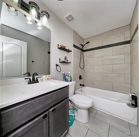 $335,000 | 70 Village Cir Drive, Winfield, MO 63389