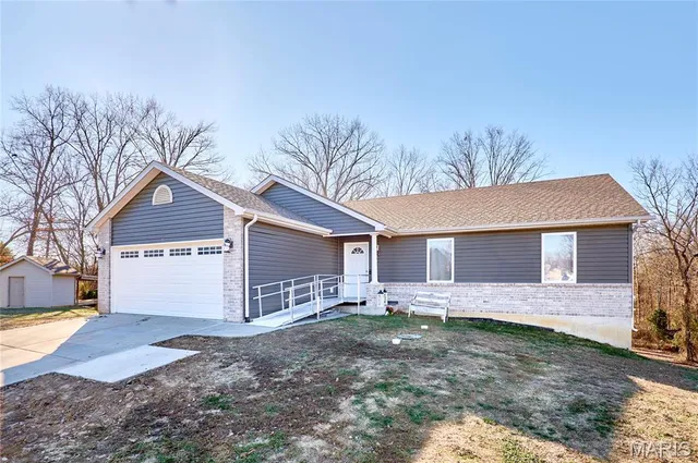 $335,000 | 70 Village Cir Drive, Winfield, MO 63389