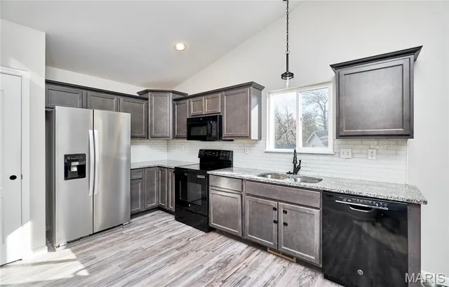 $335,000 | 70 Village Cir Drive, Winfield, MO 63389