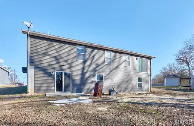 $315,000 | 70 Village Cir Drive, Winfield, MO 63389