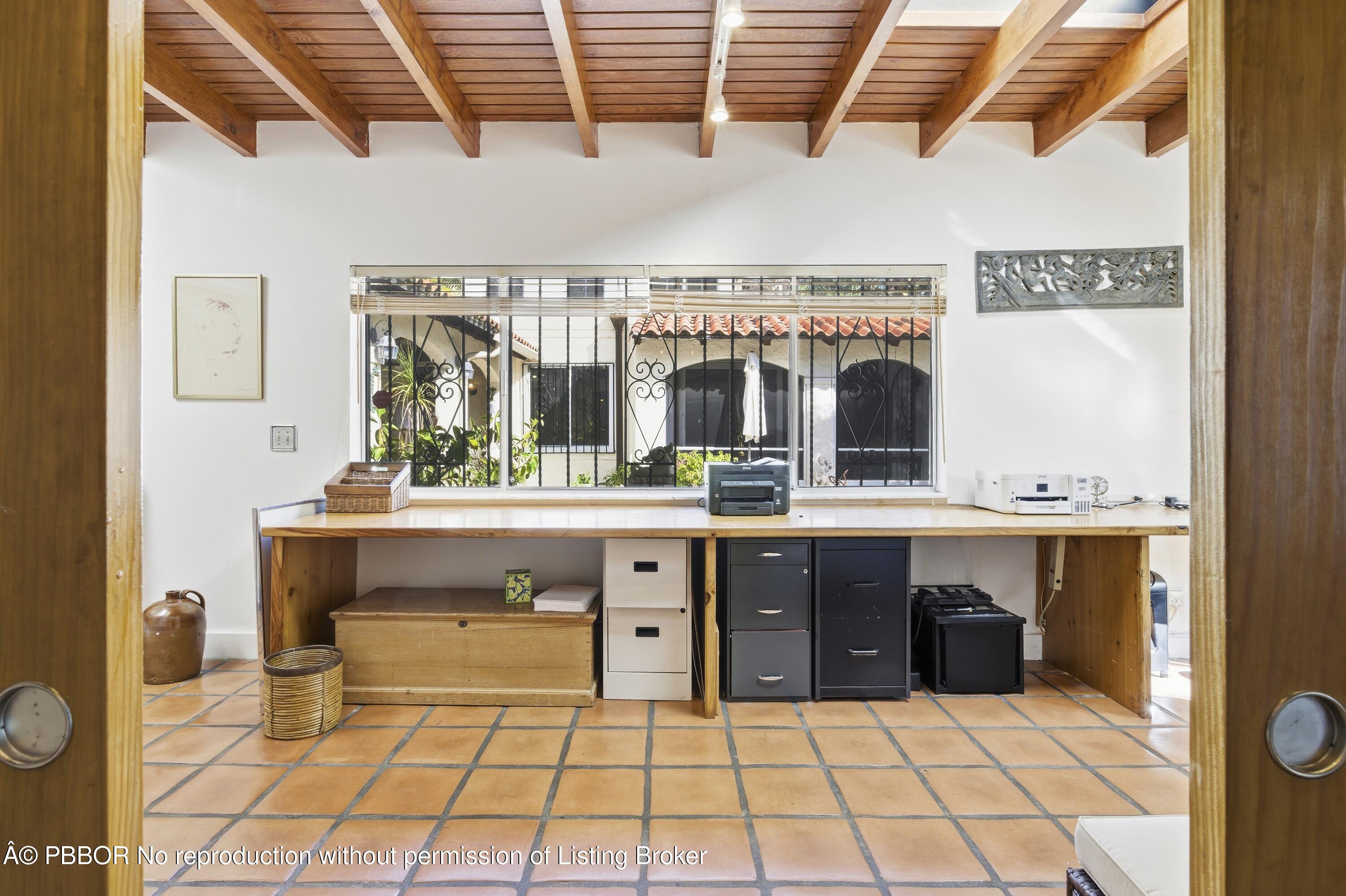 281 Granada Road West Palm Beach, FL 33401 - Photo 11 of 19 a view of cabinets and window
