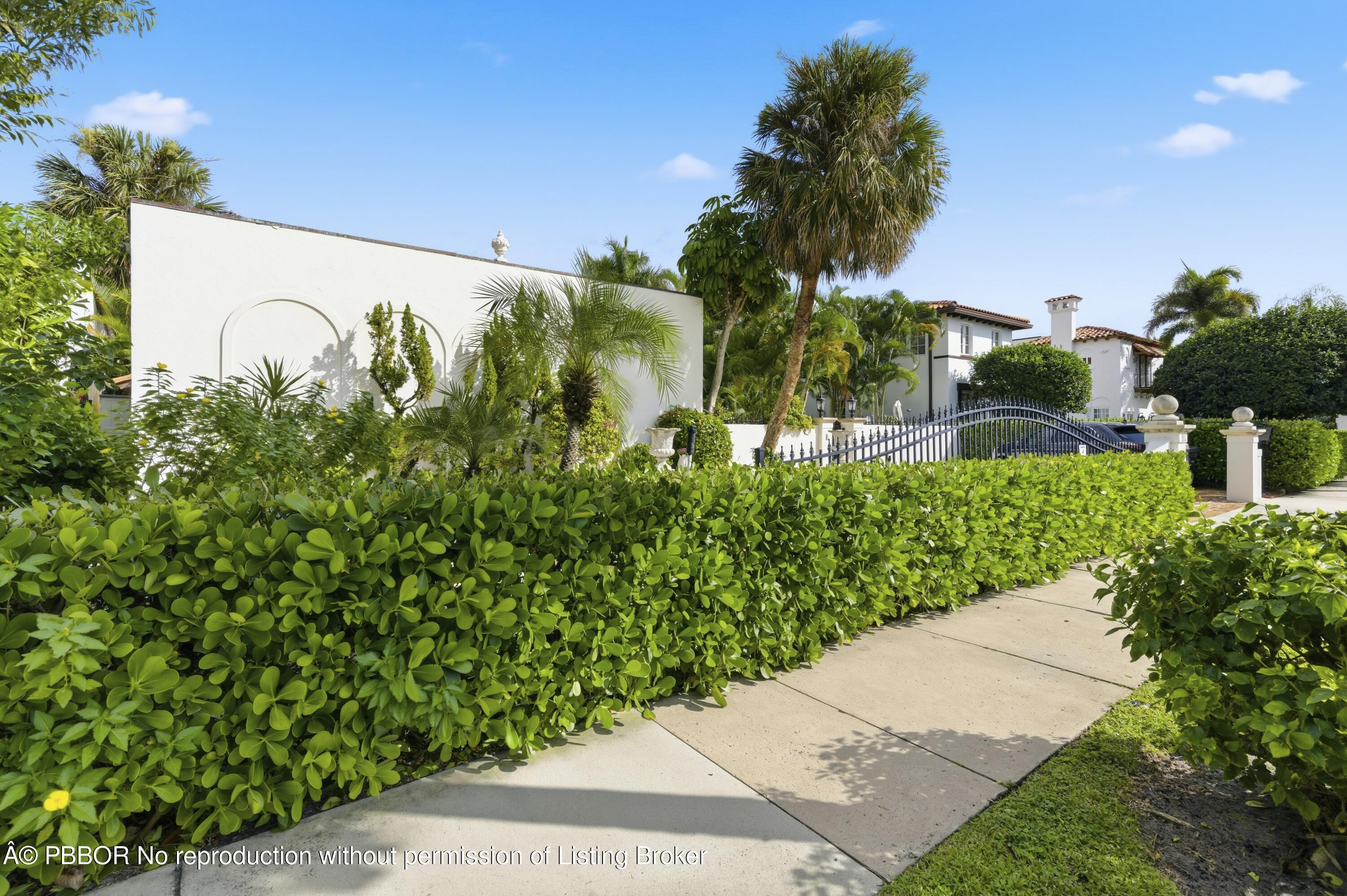 281 Granada Road West Palm Beach, FL 33401 - Photo 4 of 19 a view of a garden