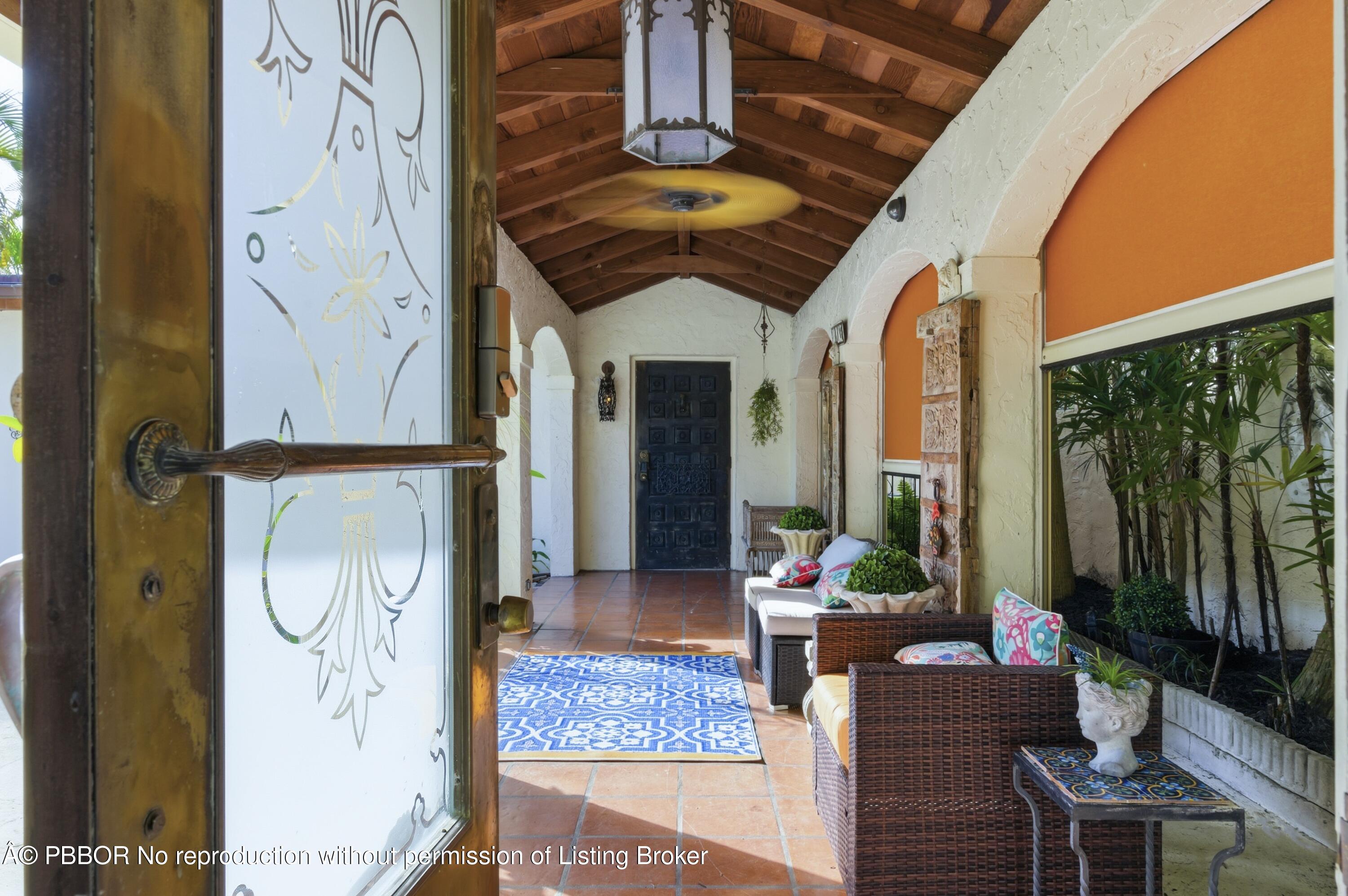 281 Granada Road West Palm Beach, FL 33401 - Photo 7 of 19 a living room filled with furniture