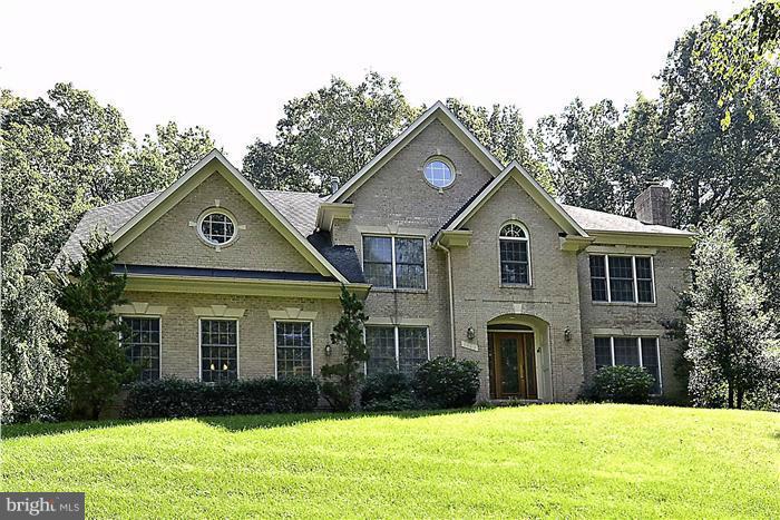 1723 Besley Road Vienna, VA 22182 - Photo 1 of 28 Exterior (Front)