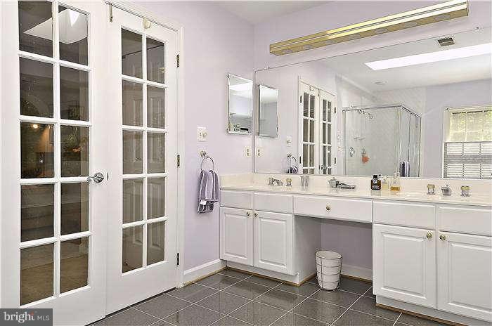 1723 Besley Road Vienna, VA 22182 - Photo 17 of 28 Bath (Master)