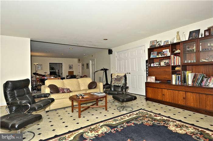 1723 Besley Road Vienna, VA 22182 - Photo 23 of 28 Interior (General)