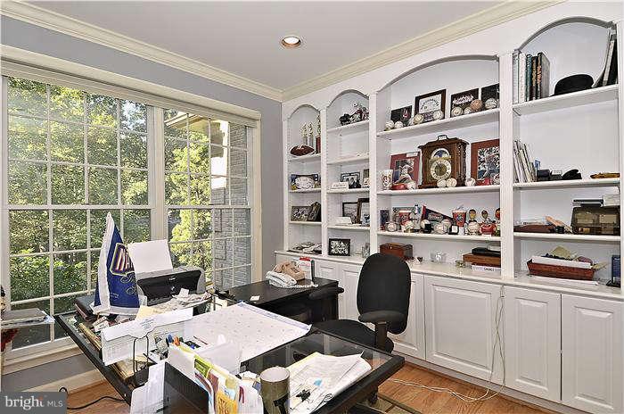 1723 Besley Road Vienna, VA 22182 - Photo 5 of 28 Interior (General)