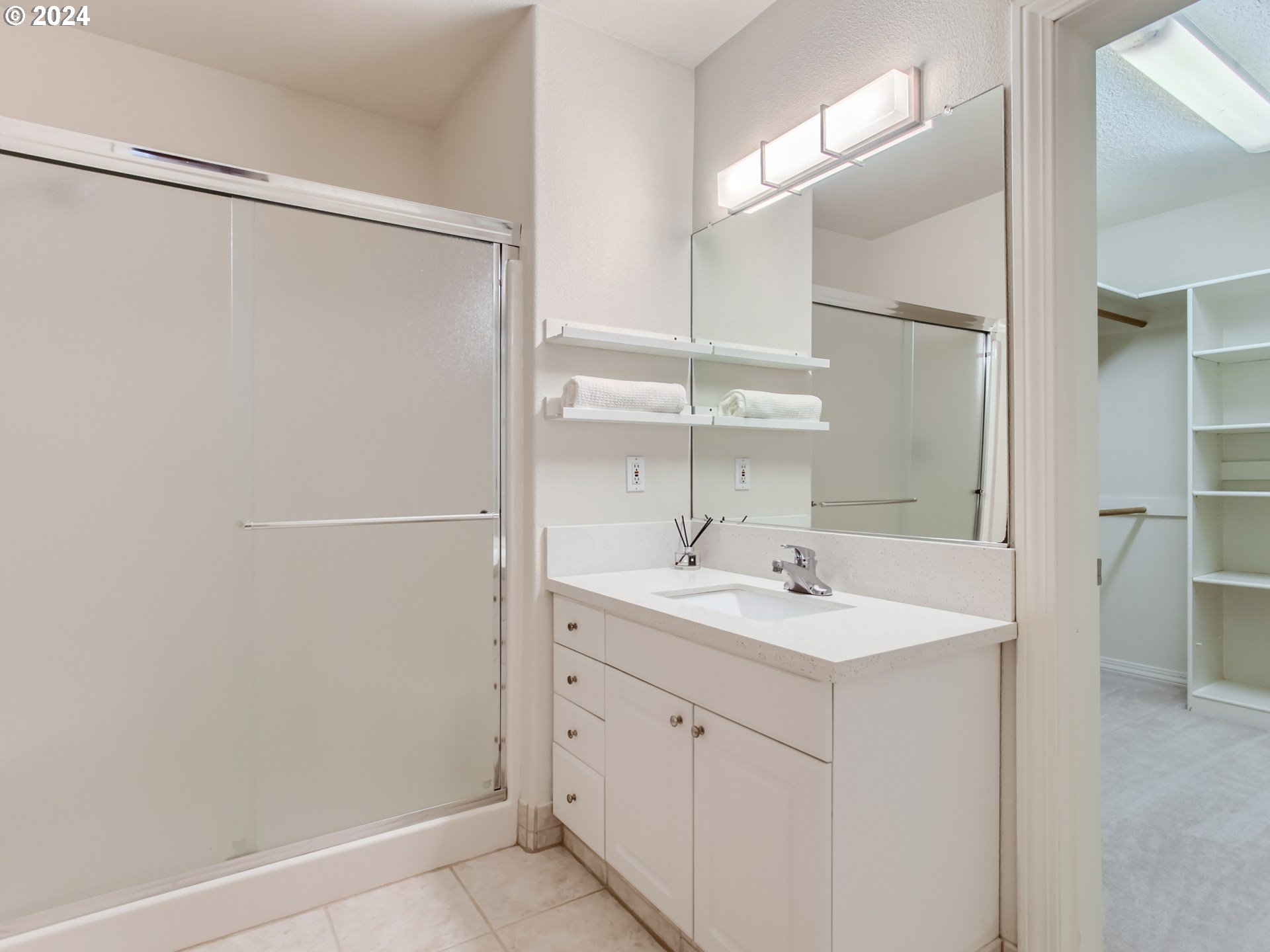 8534 Northwest Timber Ridge Court Portland, OR 97229 - Photo 25 of 43 Bathroom