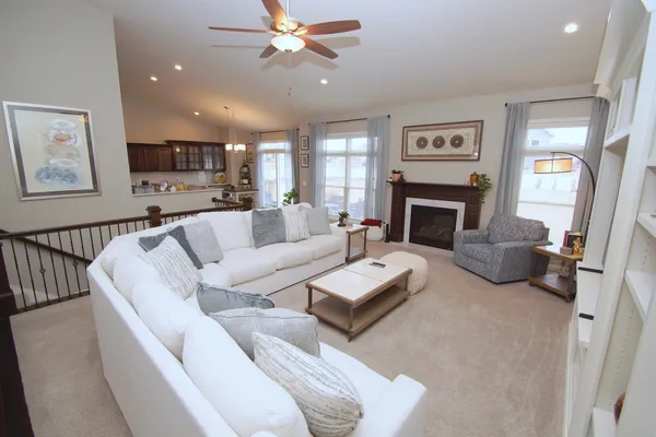 $665,000 | 5525 Willmeyer Drive, Bettendorf, IA 52722