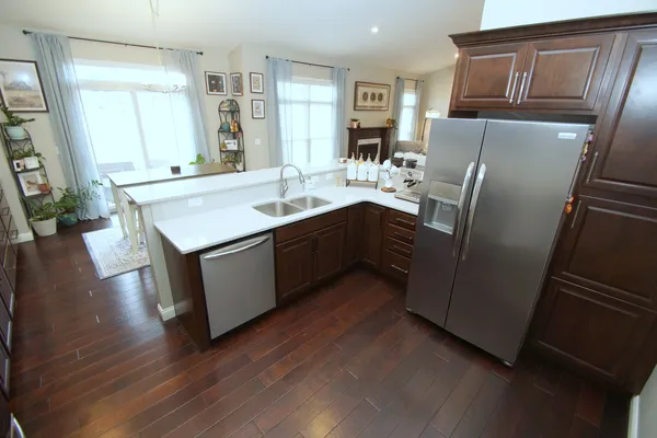 $665,000 | 5525 Willmeyer Drive, Bettendorf, IA 52722