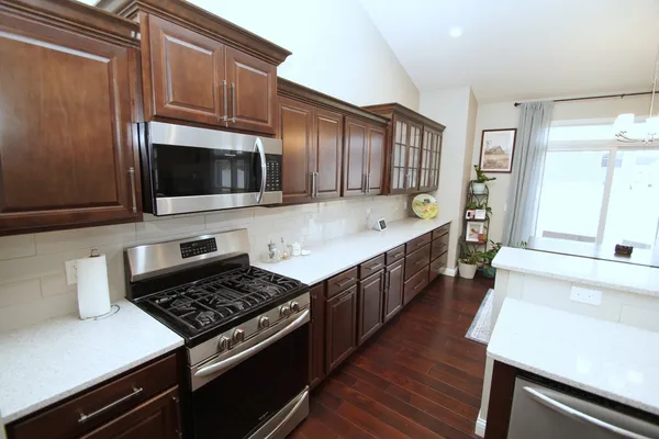$665,000 | 5525 Willmeyer Drive, Bettendorf, IA 52722