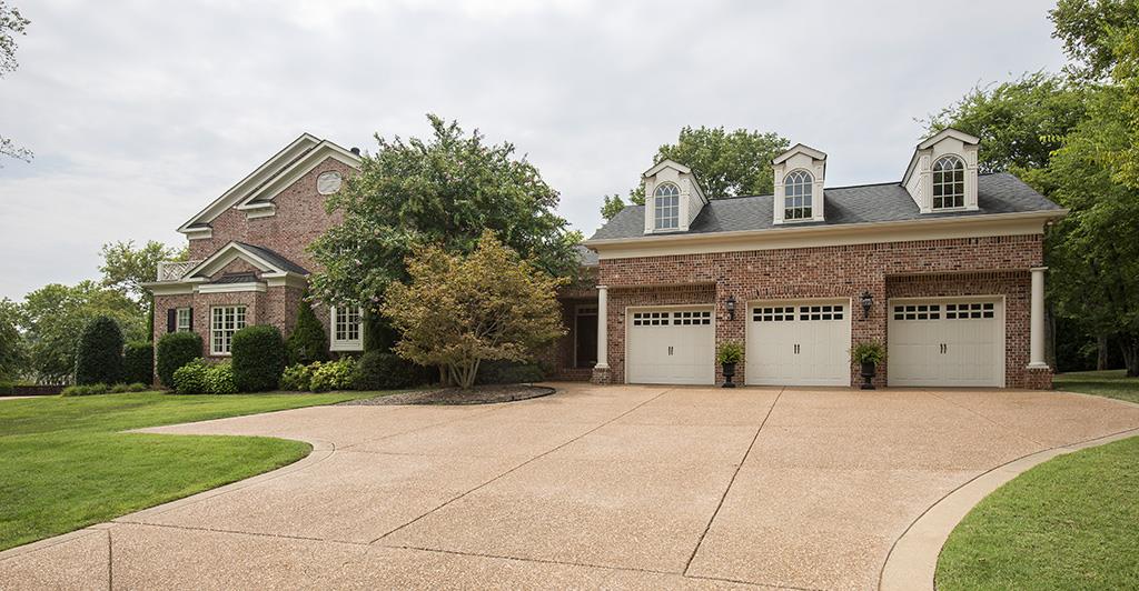 3610 Trimble Road Nashville, TN 37215 - Photo 3 of 29 Side entrance with additional parking