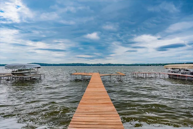 $2,400,000 | 5511 Mendota Drive, Middleton, WI 53562