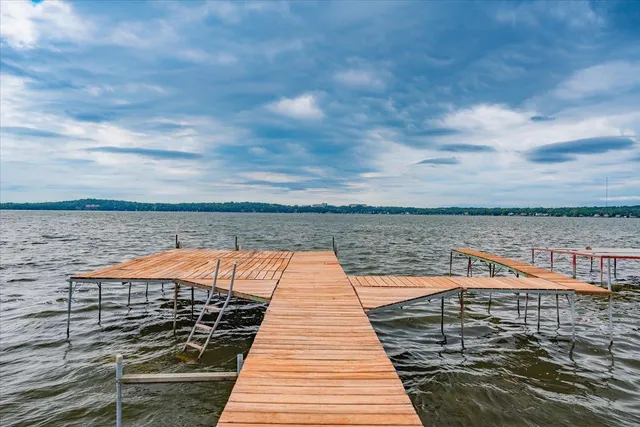 $2,400,000 | 5511 Mendota Drive, Middleton, WI 53562